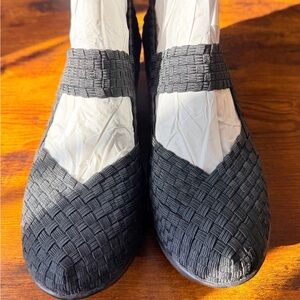 Wt Mountain black Woven Strap wedge heeled shoes 8.5